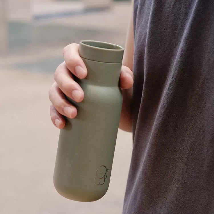 Portable Insulated Cup with One-Touch Press Lid